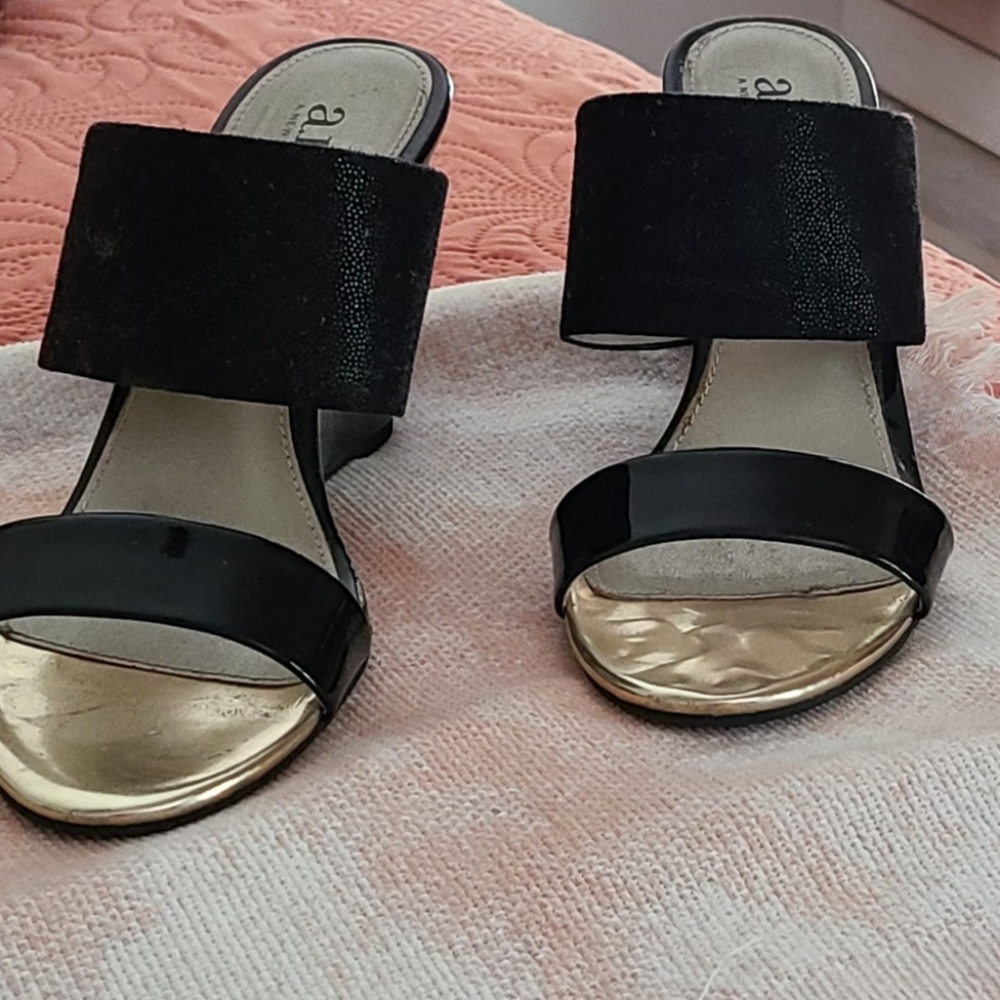 a.n.a. Black 8.5